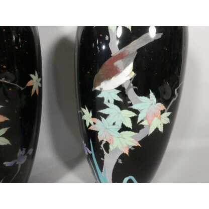 Paire de vases en émail cloisonné aux oiseaux et branchages, Japon, fin XIX ème – Image 4