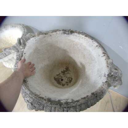 Paire de grands vases de jardin (hauteur 91 cm) en ciment pierre reconstituée Néoclassique – Image 17