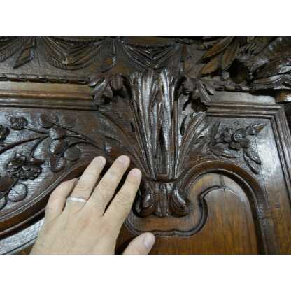 Armoire Normande De Mariage En Chêne Maillé Et Sculpté De Colombes Et Fleurs, époque XVIII ème – Image 7