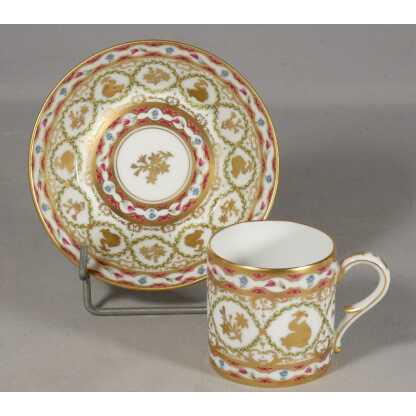 Dauphins, Manufacture Royale Bernardaud tasse historique en porcelaine de Limoges