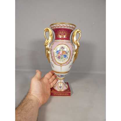 Vase de style Empire aux cygnes et bouquet de fleurs, porcelaine de Limoges – Image 3