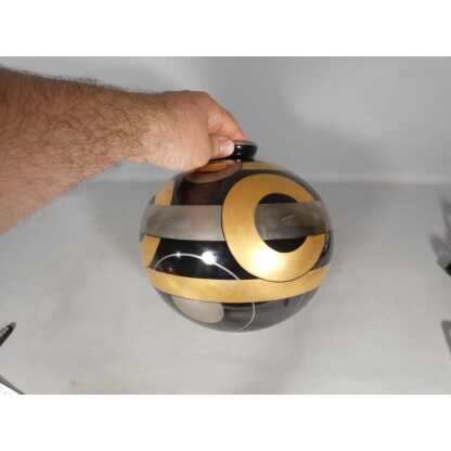 Vase boule Art Déco, décor géométrique or et platine sur fond noir, porcelaine de Limoges – Image 4