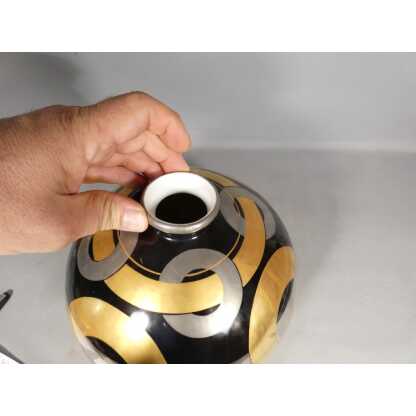 Vase boule Art Déco, décor géométrique or et platine sur fond noir, porcelaine de Limoges – Image 5