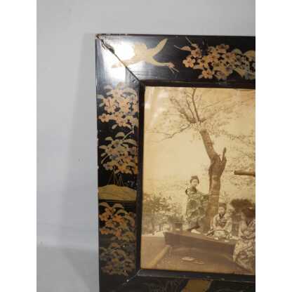 Cherry Blossom Park, Japon, paire de photos albuminées dans cadre en laque, fin XIX ème – Image 4