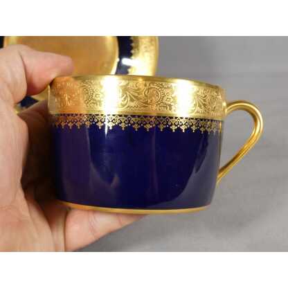 Tasse de collection, déjeuner en porcelaine incrustation d'or et bleu de four Limoges vers 1960 – Image 2