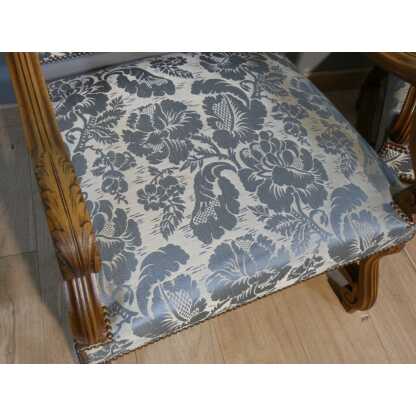 Paire de fauteuils style Louis XIII en noyer sculpté, époque fin XIX ème – Image 13