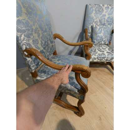 Paire de fauteuils style Louis XIII en noyer sculpté, époque fin XIX ème – Image 10