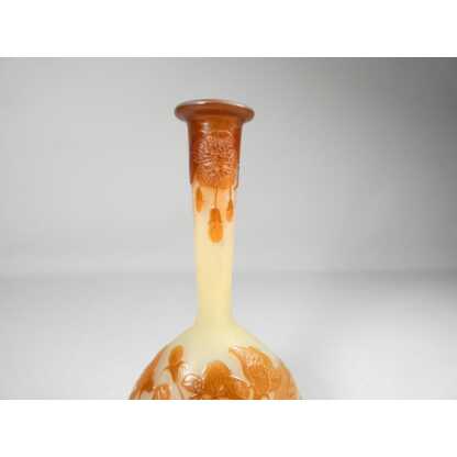 Gallé, vase en verre double couche dégagé à l'acide, décor de fleurs orangé – Image 13
