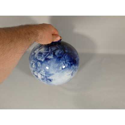 Les roses bleues, vase boule en porcelaine de Limoges peint par Marcadet – Image 7
