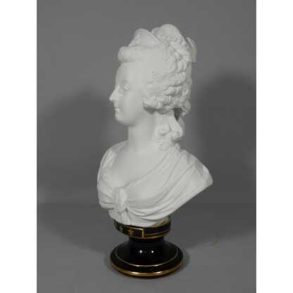 Marie Antoinette, Reine de France, sculpture en biscuit de porcelaine, Martial Redon, XIX ème – Image 3