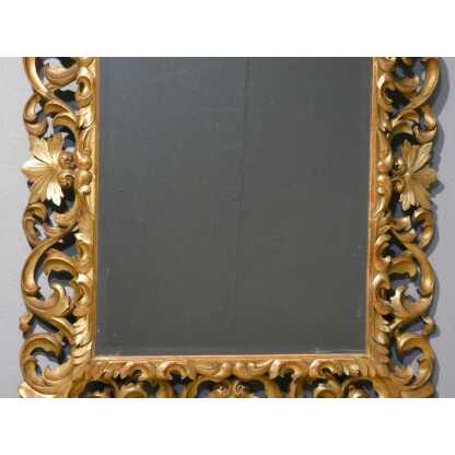 Miroir En Bois Sculpté Ajouré Doré à La Feuille, Italie époque XIX ème, Tain Mercure Biseauté – Image 4