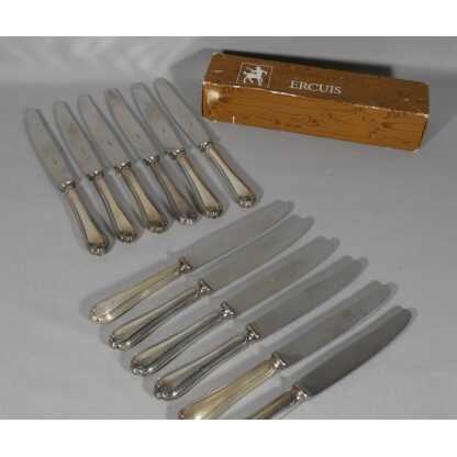 Ercuis modèle Sully, 12 couteaux de table en métal argenté – Image 2