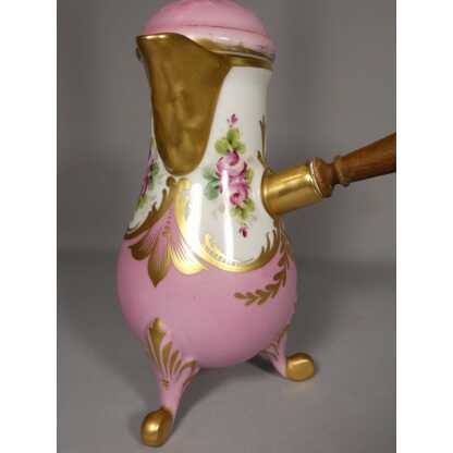 Chocolatière en porcelaine de Limoges peinte à la main de roses – Image 2