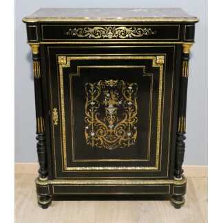Buffet à hauteur d'appui Napoléon III en bois noirci, marqueterie de laiton, nacre et os, XIX è