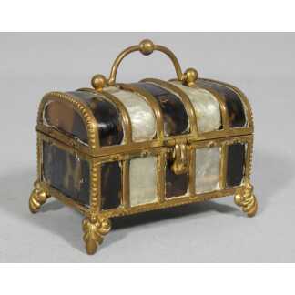 Coffret miniature en écaille de tortue et nacre, époque XIX ème