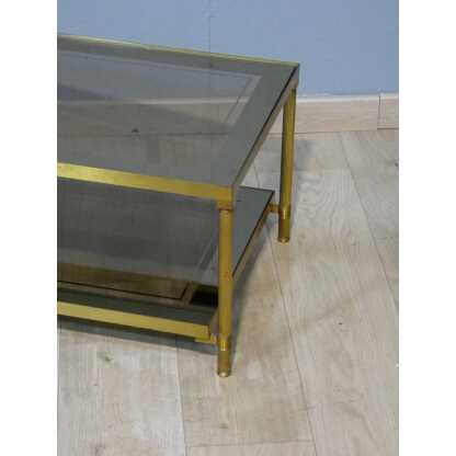 Table basse style néoclassique en laiton à deux plateaux de verre miroir, 1960 – Image 12