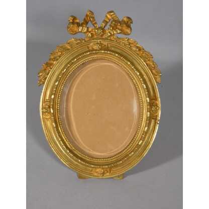 Cadre photo ovale de style Louis XVI en bronze doré, époque début XX ème – Image 3