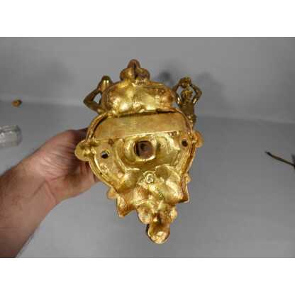 Paire de porte embrasses de rideaux aux hommes à la cruche, bronze doré XIX ème – Image 13