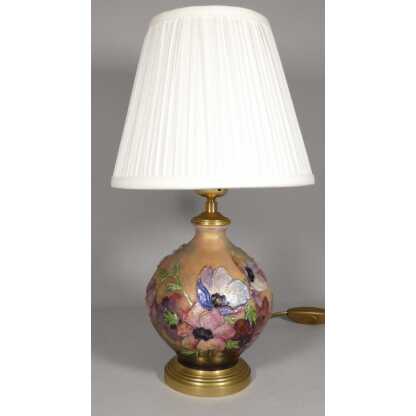 Camille Fauré Limoges, pied de lampe en émail, décor aux anémones, vers 1930-50