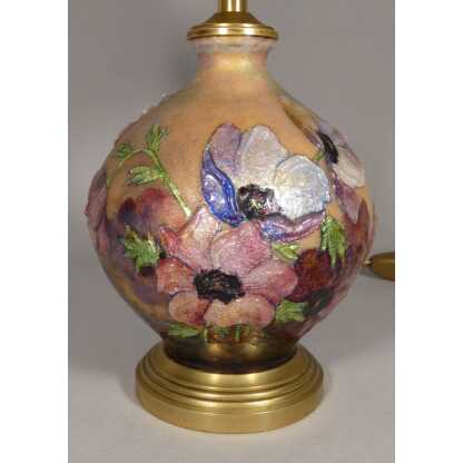 Camille Fauré Limoges, pied de lampe en émail, décor aux anémones, vers 1930-50 – Image 2