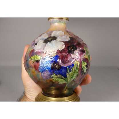 Camille Fauré Limoges, pied de lampe en émail, décor aux anémones, vers 1930-50 – Image 4