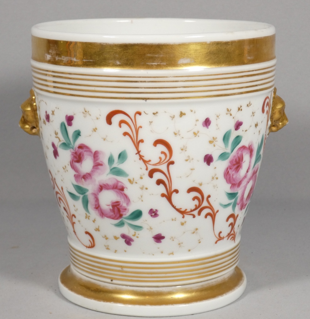 Cache pot en porcelaine de Paris, époque Louis Philippe, début XIX ème