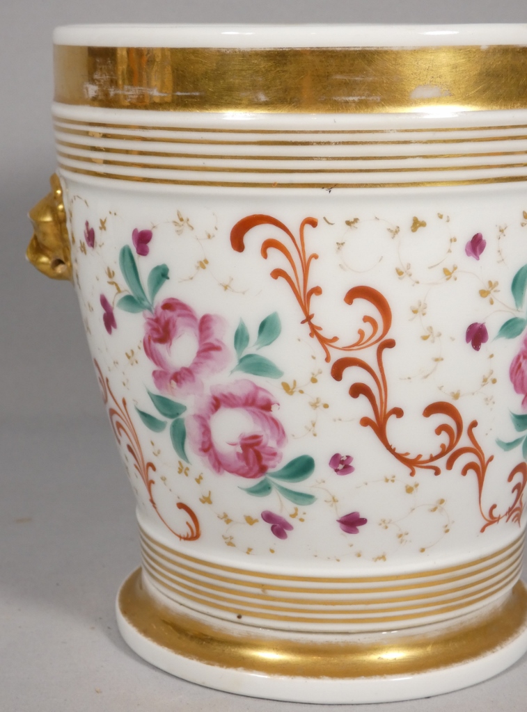 Cache pot en porcelaine de Paris, époque Louis Philippe, début XIX ème – Image 2
