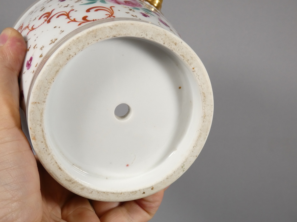 Cache pot en porcelaine de Paris, époque Louis Philippe, début XIX ème – Image 9