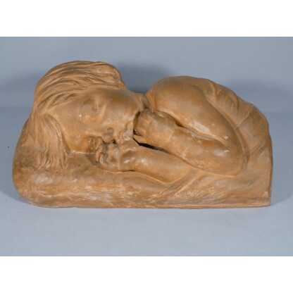 L'enfant endormi par Marcel Bouraine, sculpture en terre cuite