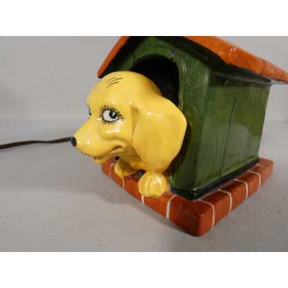 Benjamin Rabier, rare veilleuse chien jaune et sa niche en porcelaine , époque 1930 – Image 12