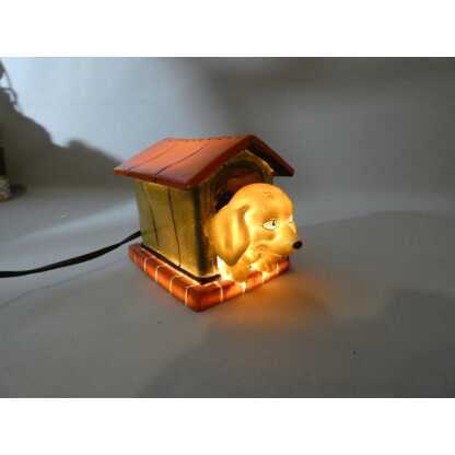 Benjamin Rabier, rare veilleuse chien jaune et sa niche en porcelaine , époque 1930 – Image 6