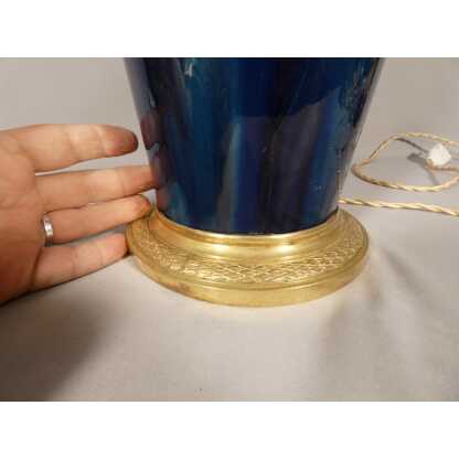 Grande lampe en céramique bleu dégradé et monture en bronze et laiton, époque début XX ème – Image 12