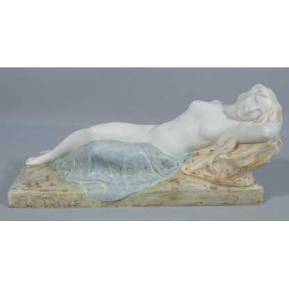 Léopold Savine et Théodore Haviland, statuette en porcelaine, la jeune femme allongée, début XX