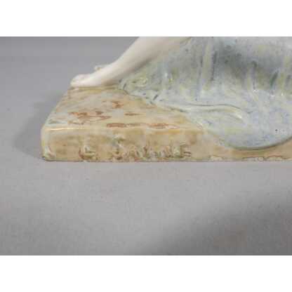 Léopold Savine et Théodore Haviland, statuette en porcelaine, la jeune femme allongée, début XX – Image 4