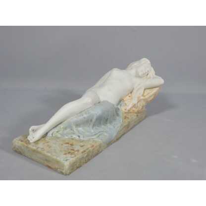 Léopold Savine et Théodore Haviland, statuette en porcelaine, la jeune femme allongée, début XX – Image 9