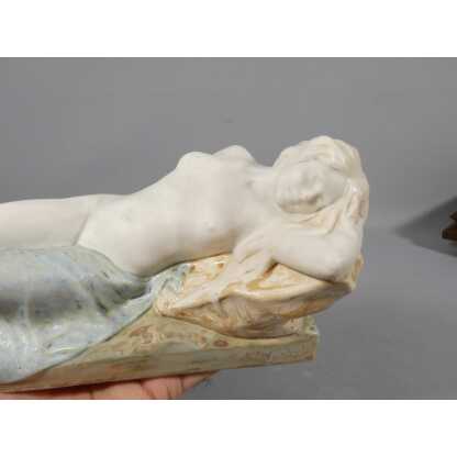 Léopold Savine et Théodore Haviland, statuette en porcelaine, la jeune femme allongée, début XX – Image 11