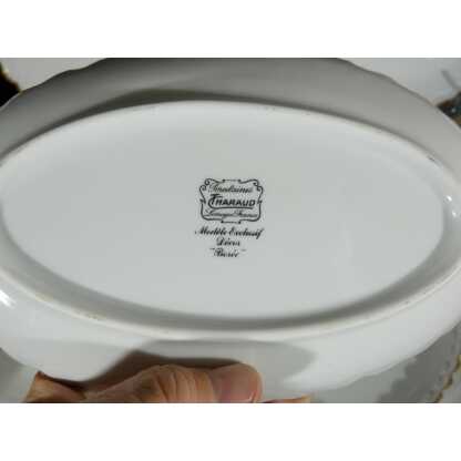 Service de table en porcelaine de Limoges, blanc et doré, décor en relief modèle Borée Tharaud – Image 7