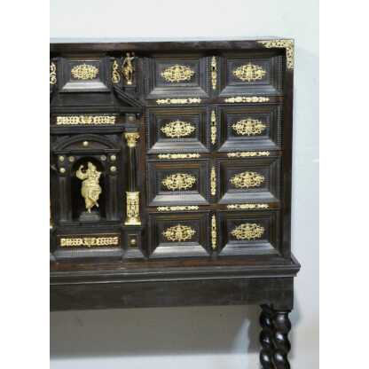 Cabinet italien ou espagnol d'époque XVII ème siècle en ébène, palissandre et bronze – Image 16