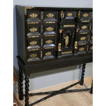 Cabinet italien ou espagnol d'époque XVII ème siècle en ébène, palissandre et bronze – Image 3