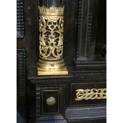 Cabinet italien ou espagnol d'époque XVII ème siècle en ébène, palissandre et bronze – Image 20