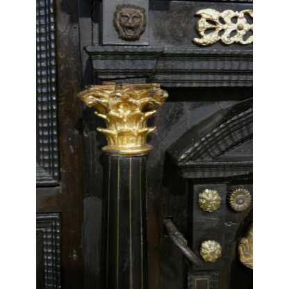 Cabinet italien ou espagnol d'époque XVII ème siècle en ébène, palissandre et bronze – Image 19