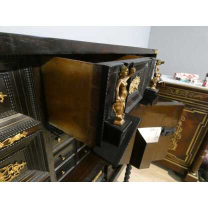 Cabinet italien ou espagnol d'époque XVII ème siècle en ébène, palissandre et bronze – Image 13