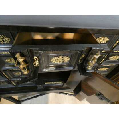 Cabinet italien ou espagnol d'époque XVII ème siècle en ébène, palissandre et bronze – Image 12