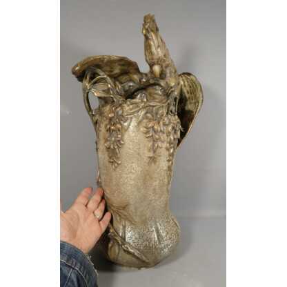 Amphora Austria, très grand vase au cacatoès en céramique, époque fin XIX ème – Image 4