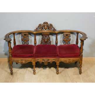 Banquette néo-Renaissance en noyer sculpté aux phoenix, époque vers 1880