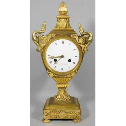 Pendule Empire en bronze doré forme vase ou écusson, Verdier Isle St Louis, époque 1810-1815 – Image 2