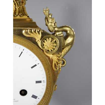Pendule Empire en bronze doré forme vase ou écusson, Verdier Isle St Louis, époque 1810-1815 – Image 6