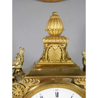 Pendule Empire en bronze doré forme vase ou écusson, Verdier Isle St Louis, époque 1810-1815 – Image 5