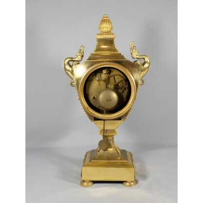 Pendule Empire en bronze doré forme vase ou écusson, Verdier Isle St Louis, époque 1810-1815 – Image 16