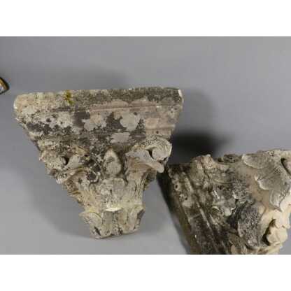 Paire de chapiteaux corinthiens en pierre blanche calcaire sculptée, époque XIX ème – Image 6